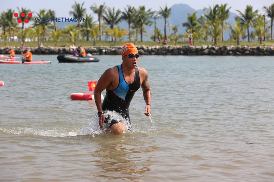 “Rái cá” tuyển thủ SEA Games 30 áp đảo đường đua Sunset Bay Triathlon 2019